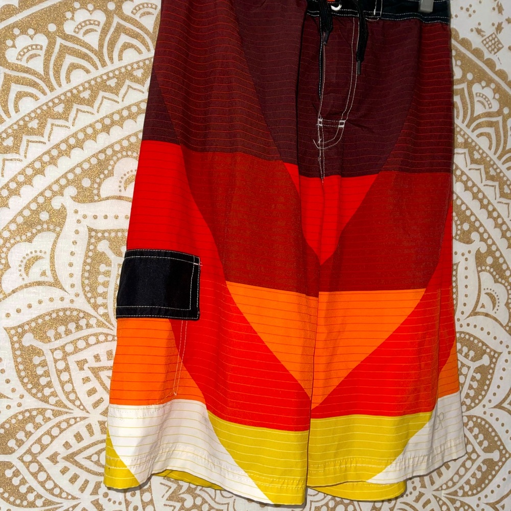 ✨HP✨ MEN’S “OP” MULTI-COLORED TIE/ADJUSTABLE WAIST BOARD SHORTS, MENS SIZE XXL - Picture 2 of 6